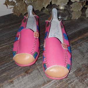 Pink Floral Loafer Sz 8.5 Leather, Round Toe w Cap Cute